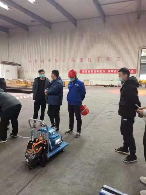 PF-300便攜式非甲烷總烴測(cè)試儀與譜育儀器進(jìn)行現(xiàn)場比對(duì)